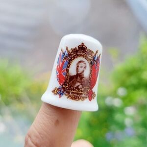 Vintage Edward VIII Royal Family Fine Bone China Collectible Thimble